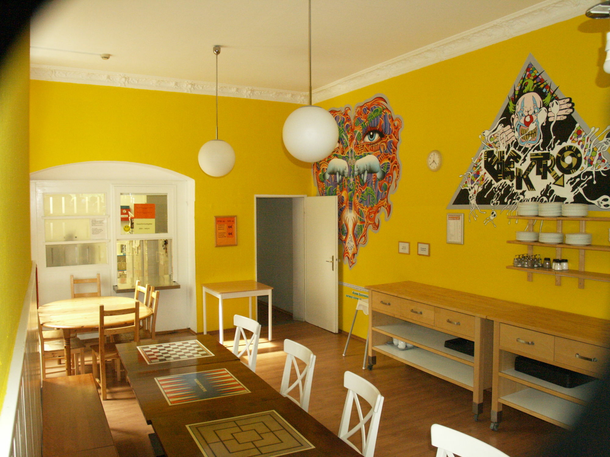 Hostal Happy Go Lucky + Berlín